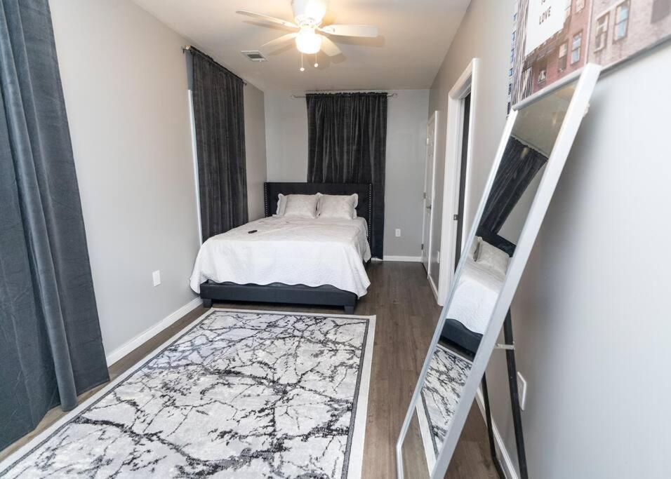 Elegant Apt By Ewr & Pennstation Newark Ngoại thất bức ảnh
